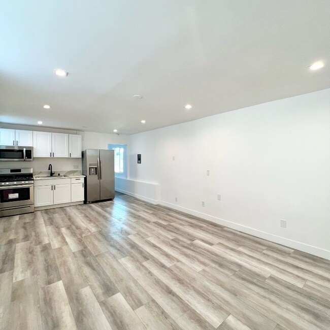 Foto del edificio - 701 N Hill Pl