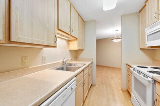Building Photo - Forest Place Apartments