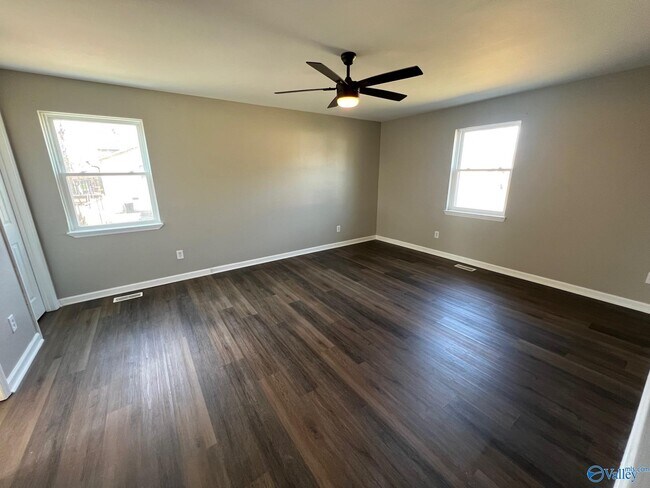 Foto del edificio - 132 Mandy Dr