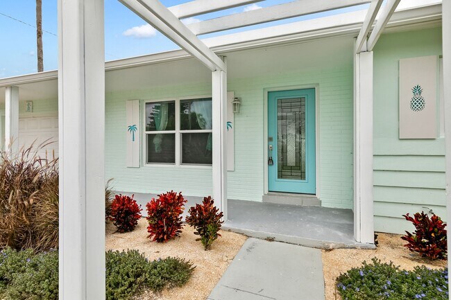 Building Photo - 345 Jupiter Dr