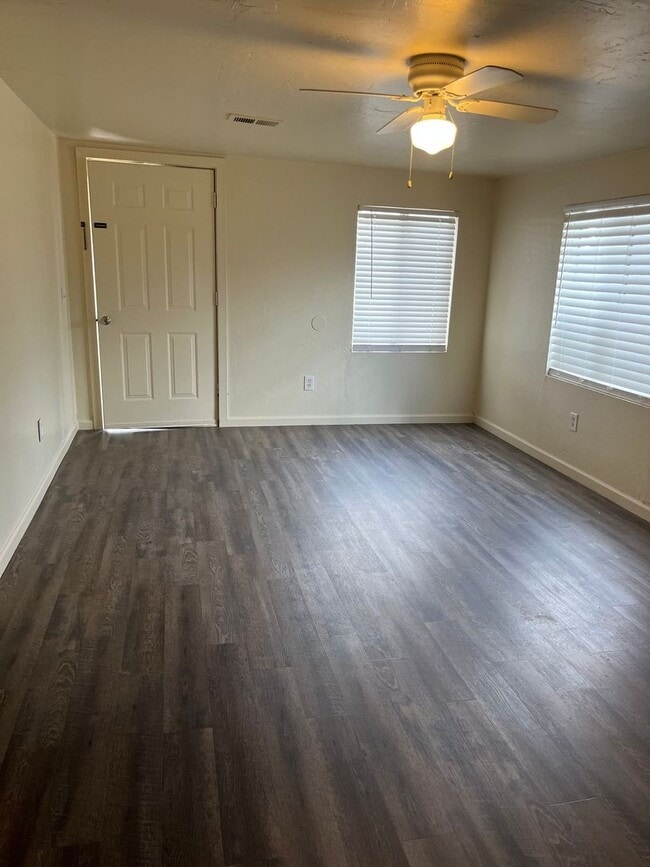 Building Photo - ***3 BEDROOM/1 BATHROOM IN PAULDEN***