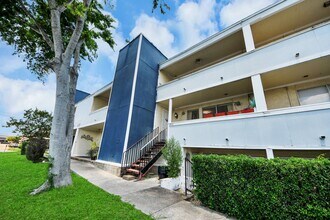 Building Photo - 781 Country Pl Dr