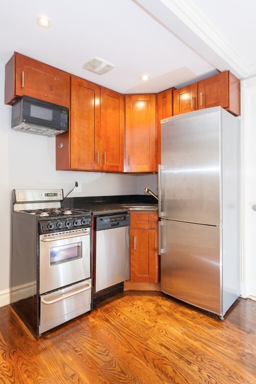 Building Photo - 218 Avenue A