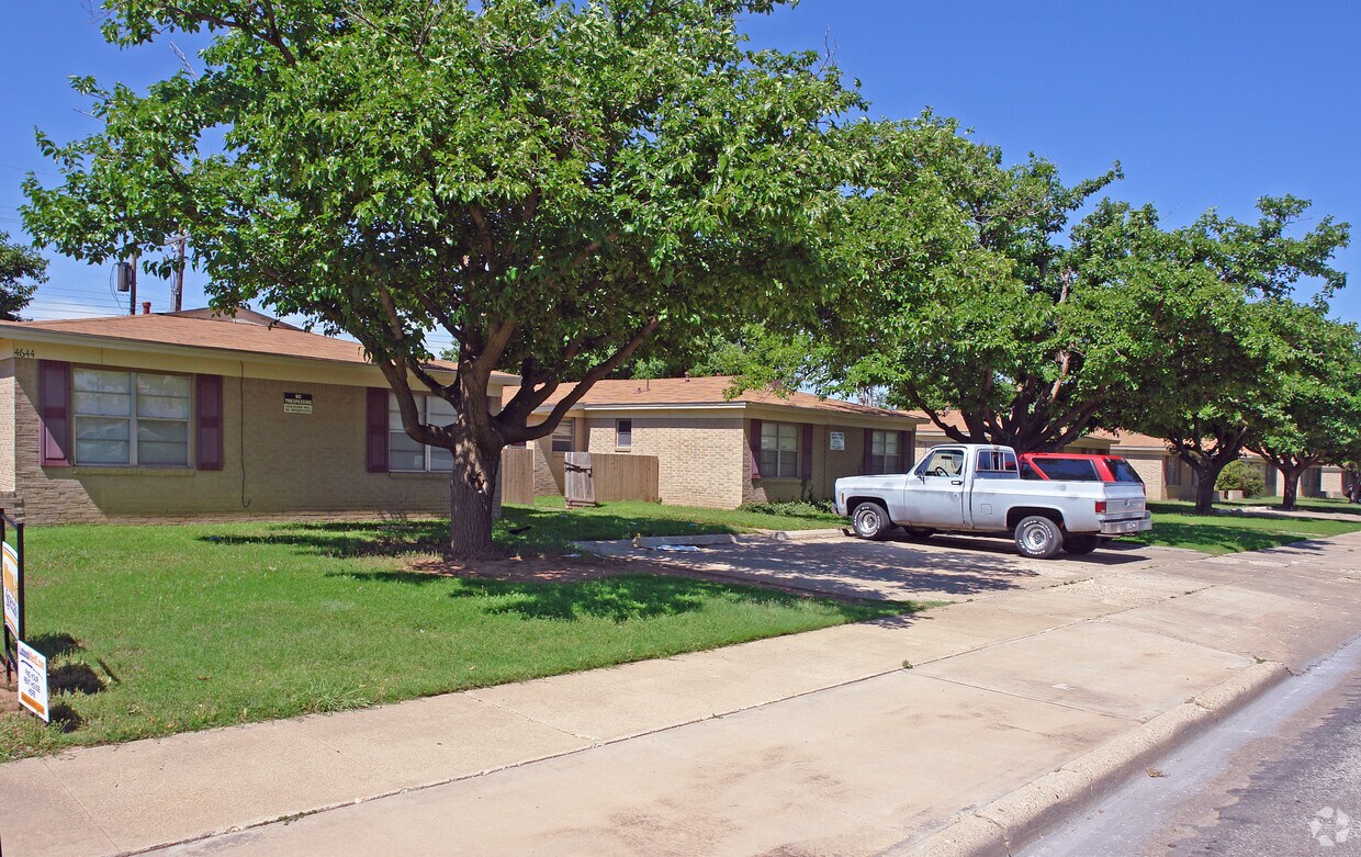 Primary Photo - 4602-4644 52nd St