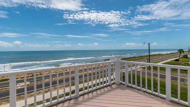 Building Photo - 2042 S Ocean Shore Blvd