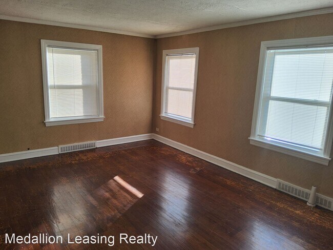 Building Photo - 3 br, 1.5 bath House - 8547 South Wabash A...