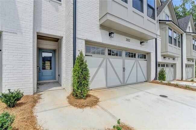 Building Photo - 202 Holsten Ln