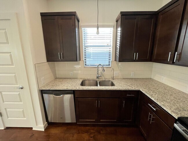 Foto del edificio - 1146 N Olive St
