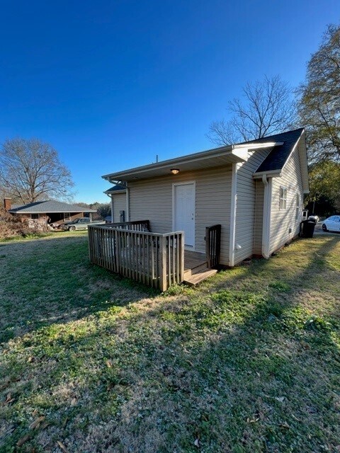 Building Photo - 131 Hicks Dr