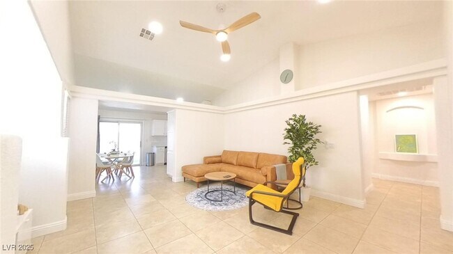 Foto del edificio - 7624 Glorietta Bay Ct