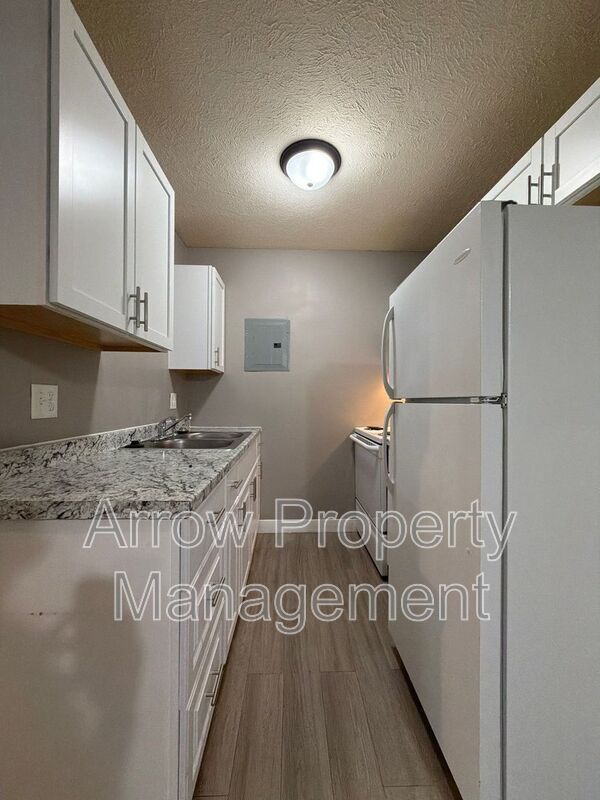 Building Photo - 1730 G St