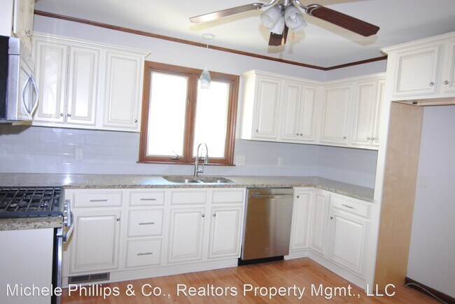 Building Photo - 4 br, 4 bath House - 310 Alanbrook Ave.