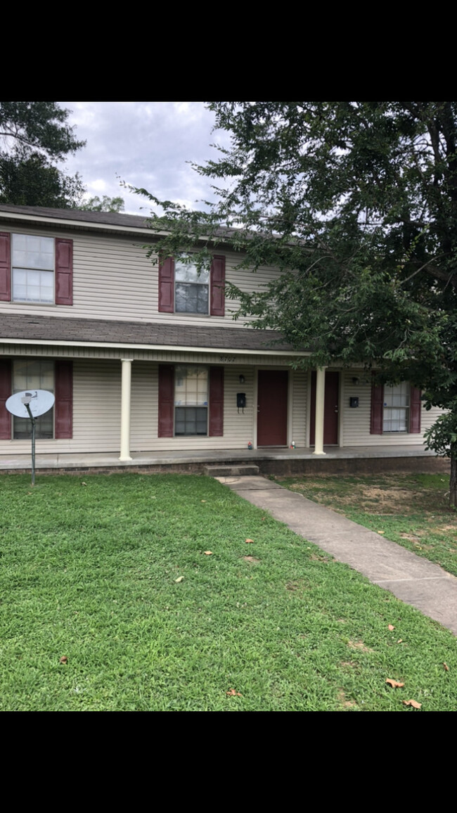 Building Photo - 8702 White Rock Ln