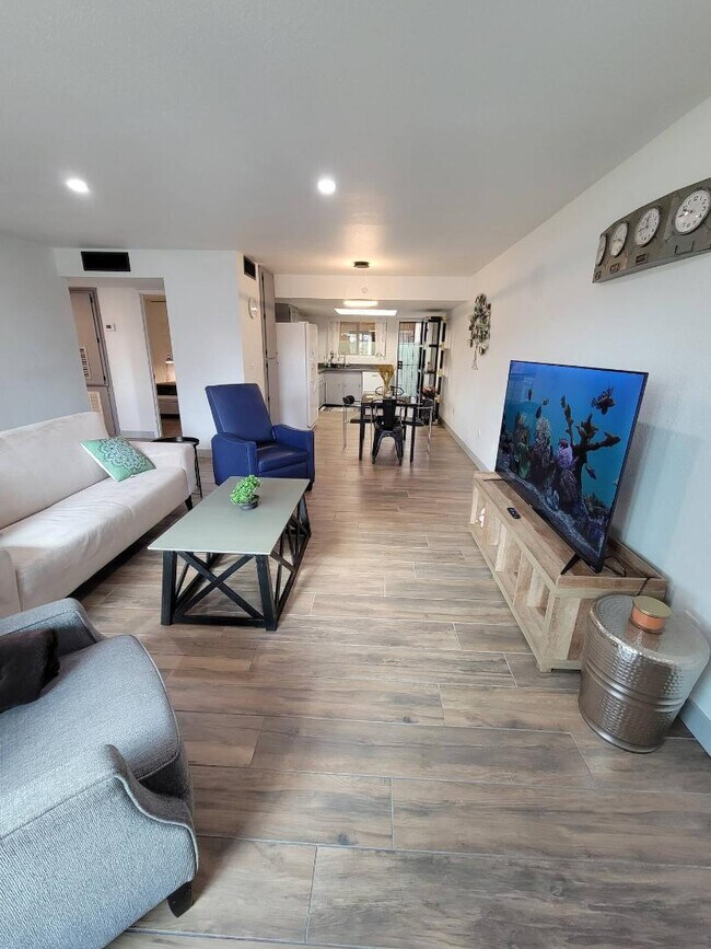 Photo - 8101 N 33rd Dr Apartment