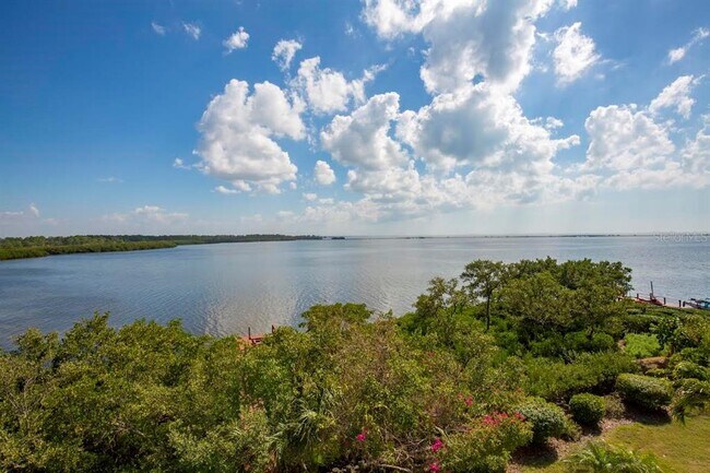 Foto del edificio - 1661 Seabreeze Dr