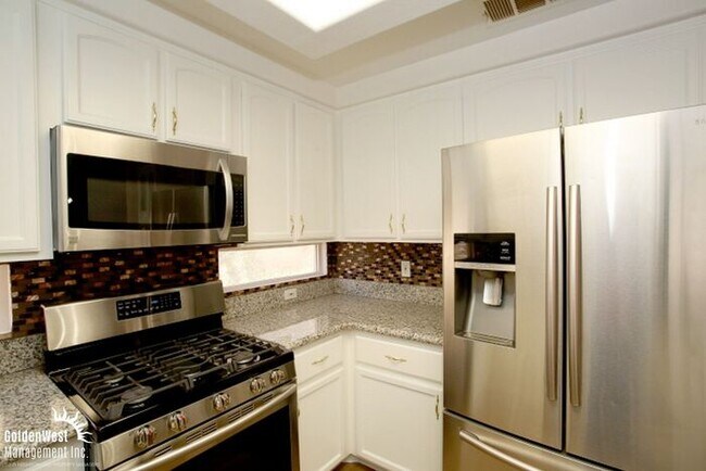 Foto del edificio - Charming 4Bdm 2.5Ba Home in the Heart of S...