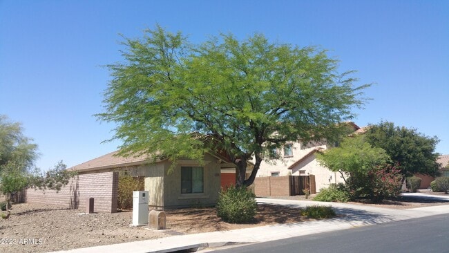 Foto del edificio - 12775 W Milton Dr