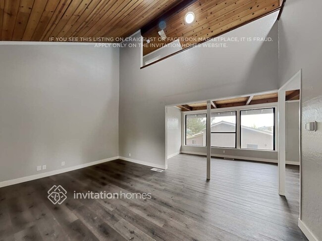 Building Photo - 2927 Alhambra Dr
