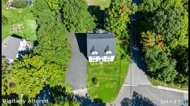 Foto del edificio - 241 Boston Post Rd