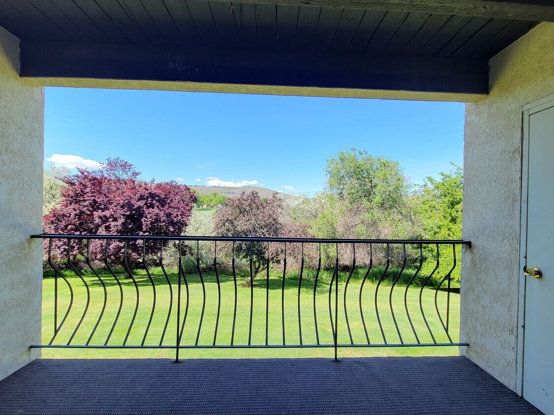 303 Gage Blvd Unit 220, Richland, WA 99352 Condo for Rent in Richland