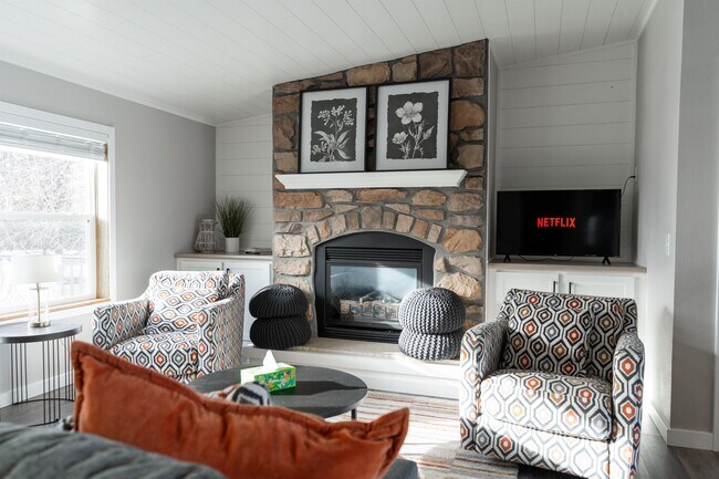 Foto del edificio - 48606 Alder Dr