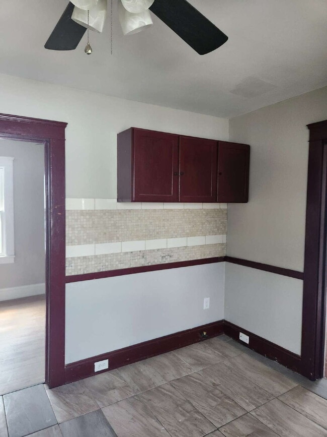 Building Photo - "Spacious 1.5 story 4-Bedroom Duplex on Ot...