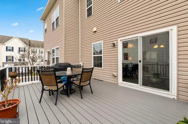 Trex deck - 1280 Rannoch Ln