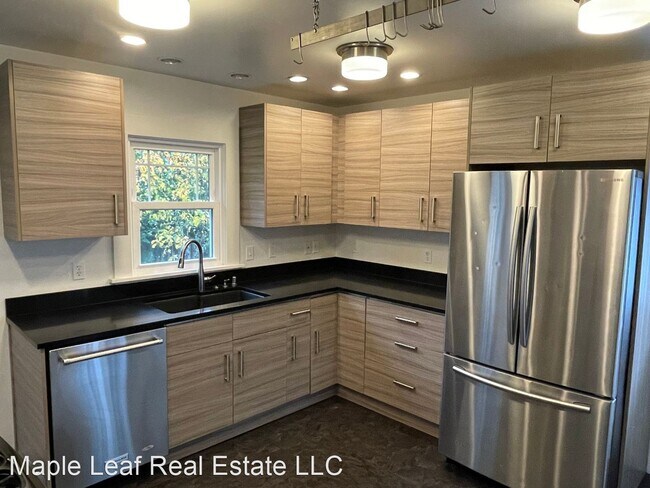 Foto del edificio - 5 br, 2 bath House - 5341 7th Ave NE