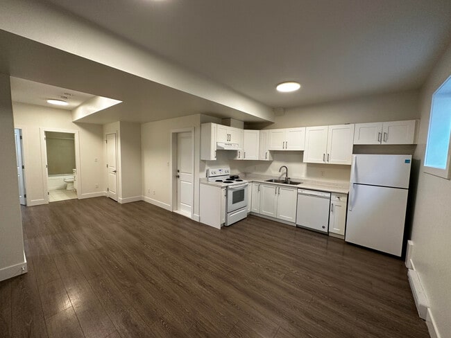 Building Photo - 3575 Brownlee Av