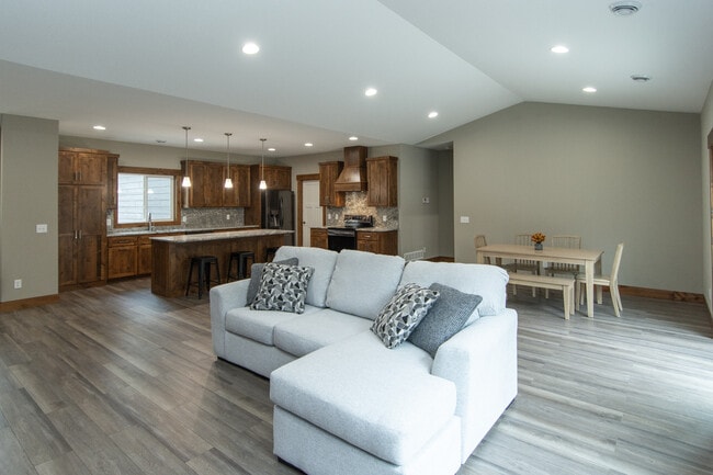 Building Photo - 11607 Forestview Dr