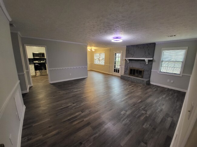 Foto del edificio - 577 Dovie Pl