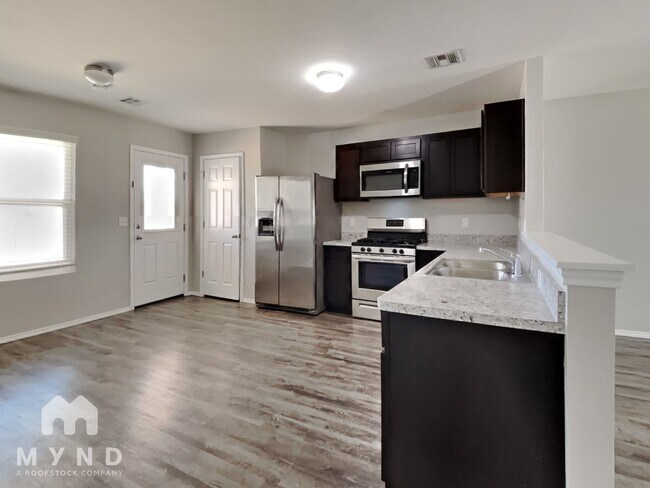 Building Photo - 1104 N Pheasant Way