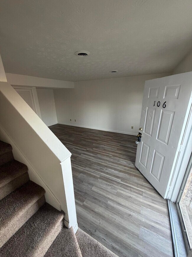 Foto del edificio - 106 Heritage Dr