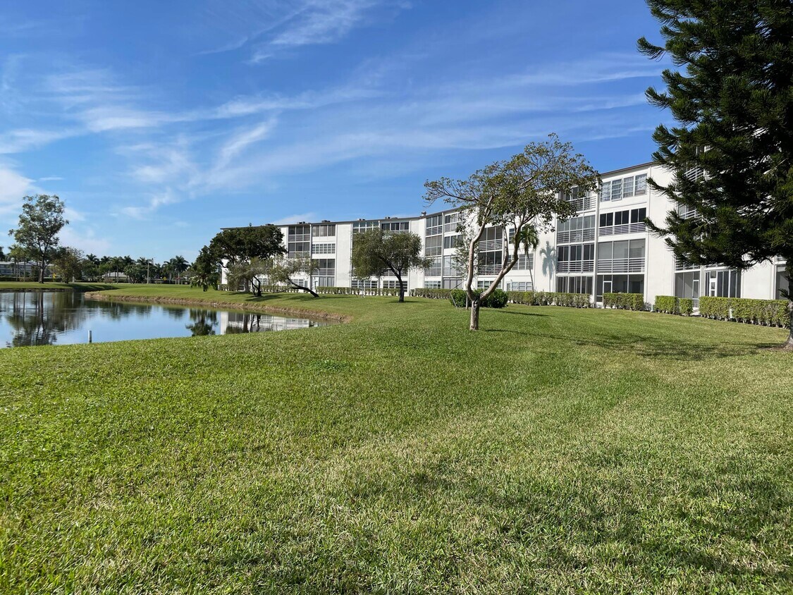 2047 Hythe A, Boca Raton, FL 33434 Condo for Rent in Boca Raton, FL