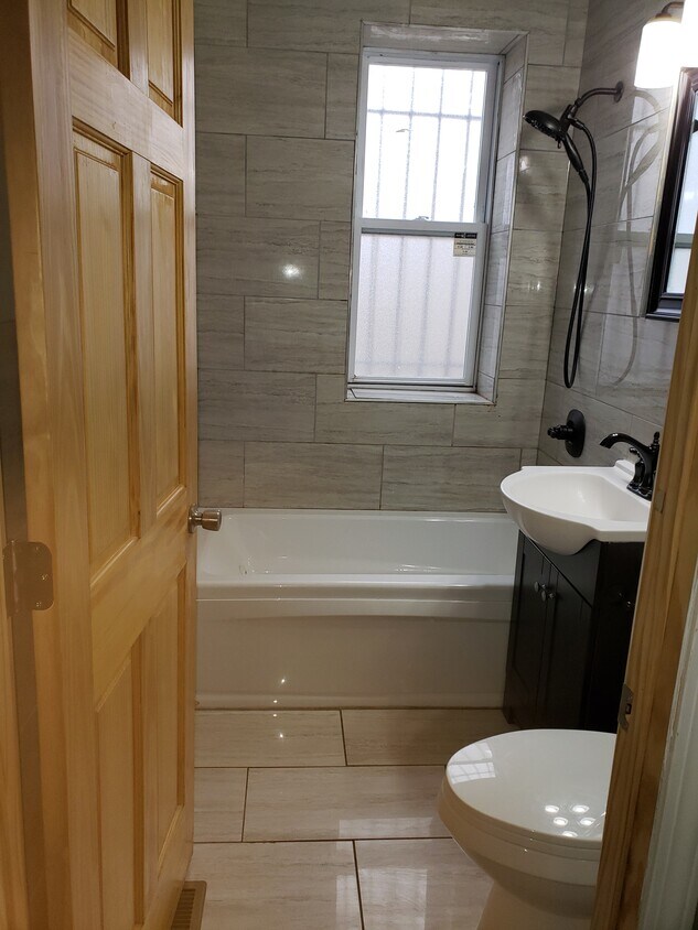 Foto principal - 7220 S Carpenter St
