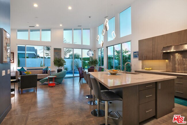 Foto del edificio - 4271 Amber Ln