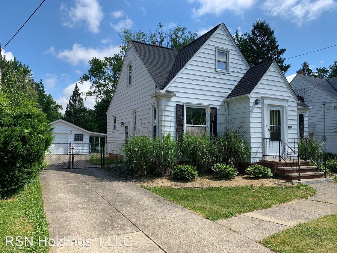 Primary Photo - 2 br, 1 bath House - 14119 ROCKSIDE RD