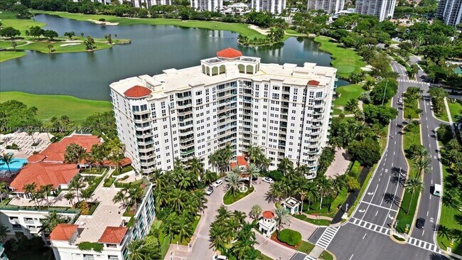 Foto del edificio - 20000 E Country Club Dr