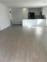 Building Photo - 9000 Red Fox Trl