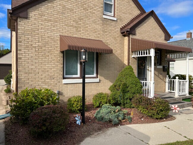 Foto del edificio - 1714 Waldo Blvd