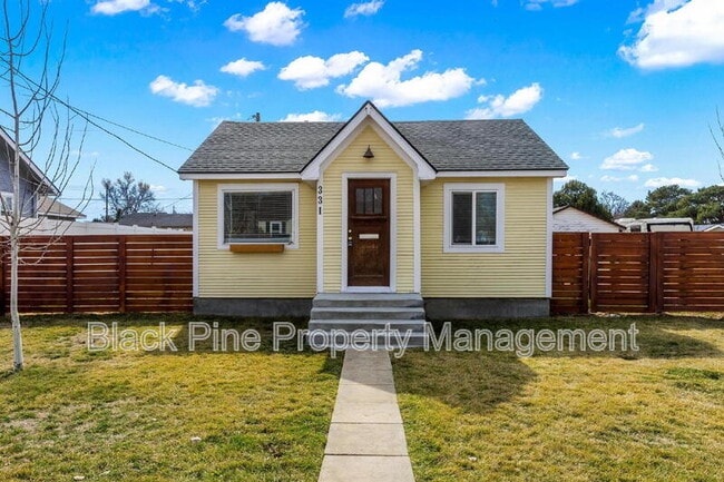 Building Photo - 331 Lone Star Rd