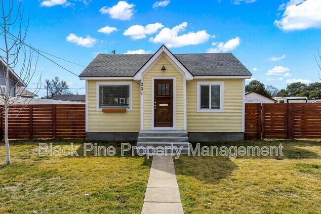 Foto del edificio - 331 Lone Star Rd