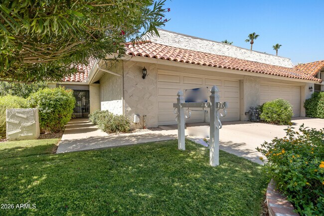 Building Photo - 7118 E Buena Terra Way