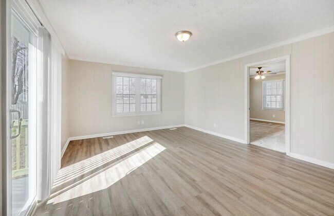 Foto del edificio - 734 N Walnut St