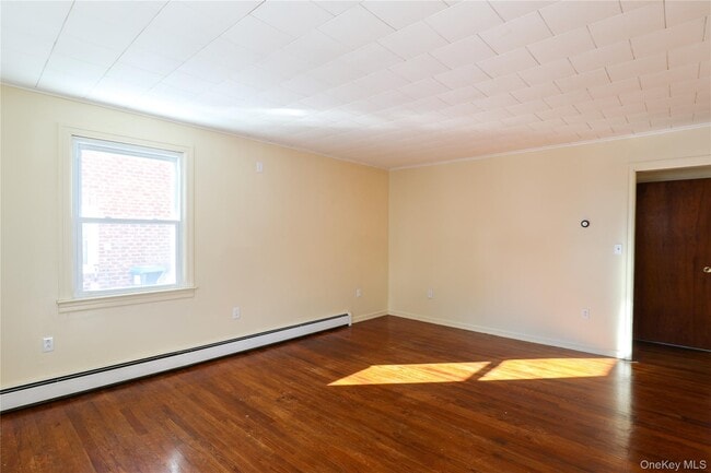 Foto del edificio - 156 Lampman Ave