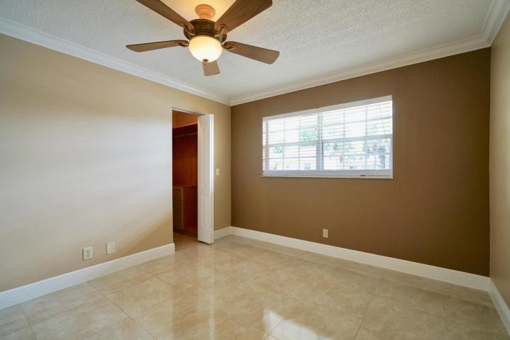 Primary Photo - 3011 Linton Blvd