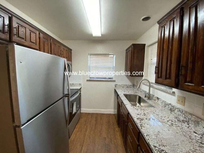 Building Photo - 2110 Stone Moss Ln