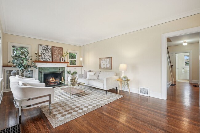 Foto del edificio - Classic Portland Charm + Modern Comfort in...