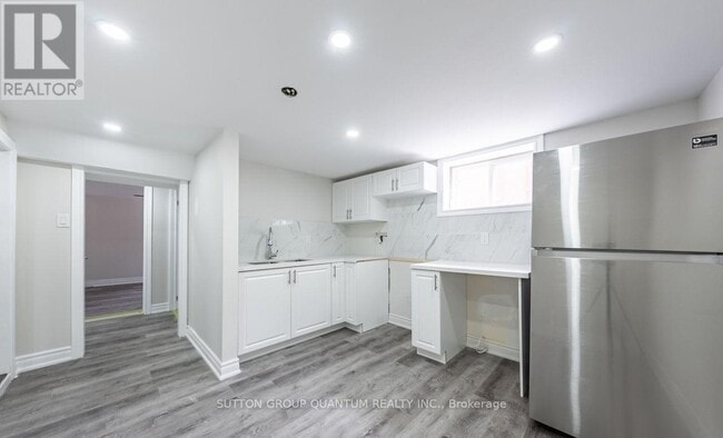 Building Photo - 313 Ashbury Rd