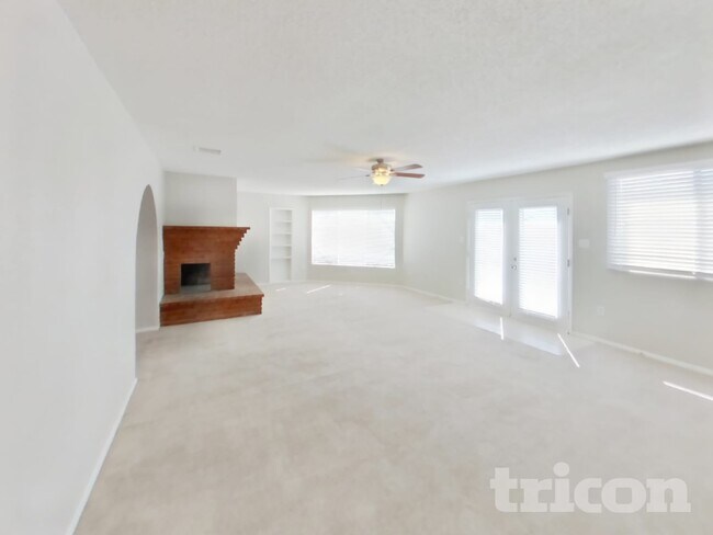 Building Photo - 4832 N 87th Ln